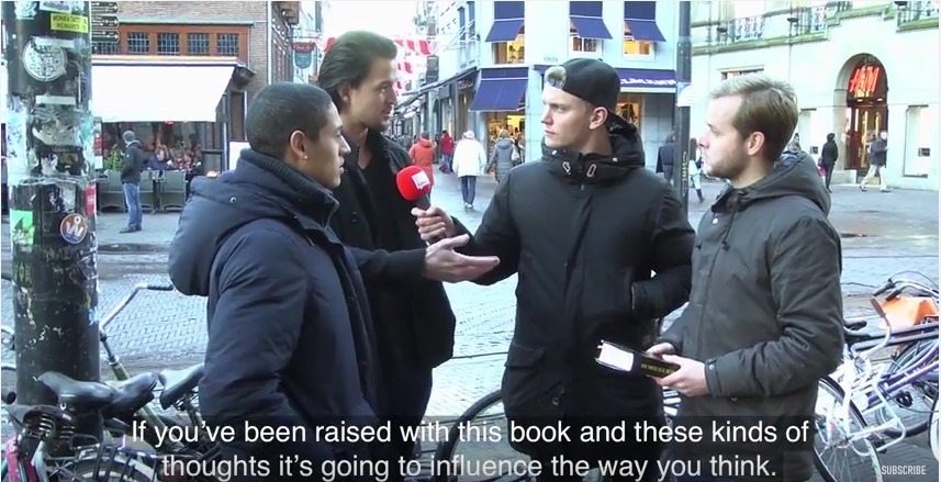 Vidéo : Des youtubeurs lisent la Bible à des passants, faisant croire que c’est le Coran