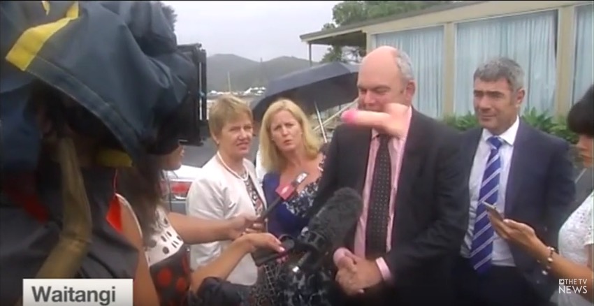Vidéo : un ministre néo-zélandais visé par un sextoy