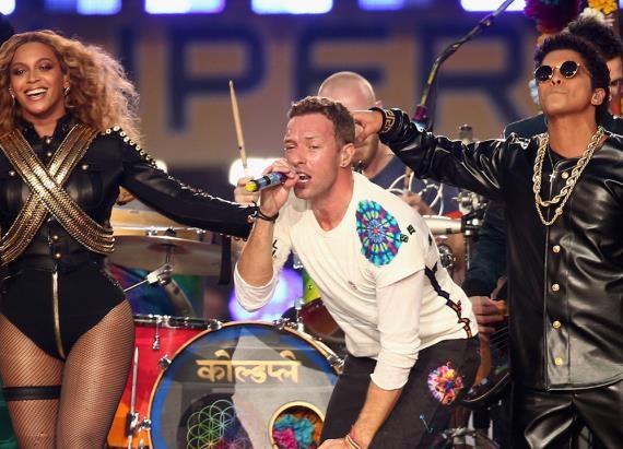 Vidéo : Beyonce et Bruno Mars enflamment le Superbowl !