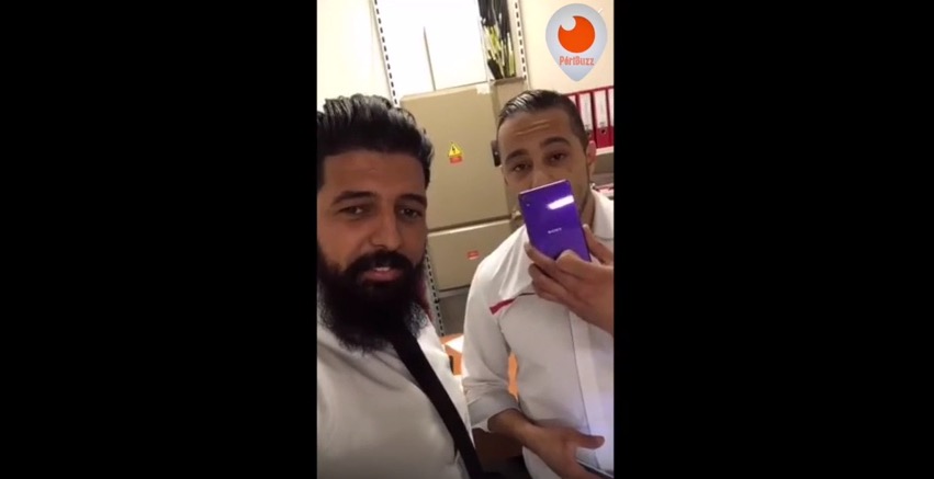 Vidéo : deux employés de SFR détruisent le smartphone d’un client