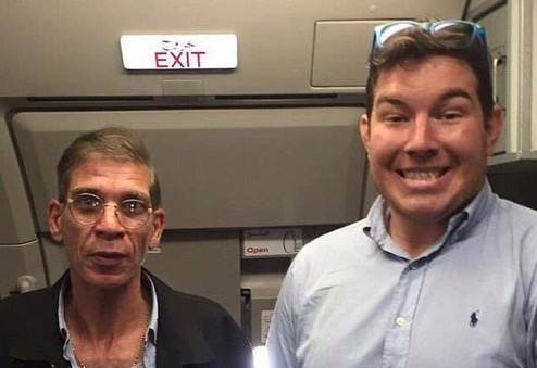 Avion Air Egypt détourné : l’insolite selfie d’un passager avec le pirate !