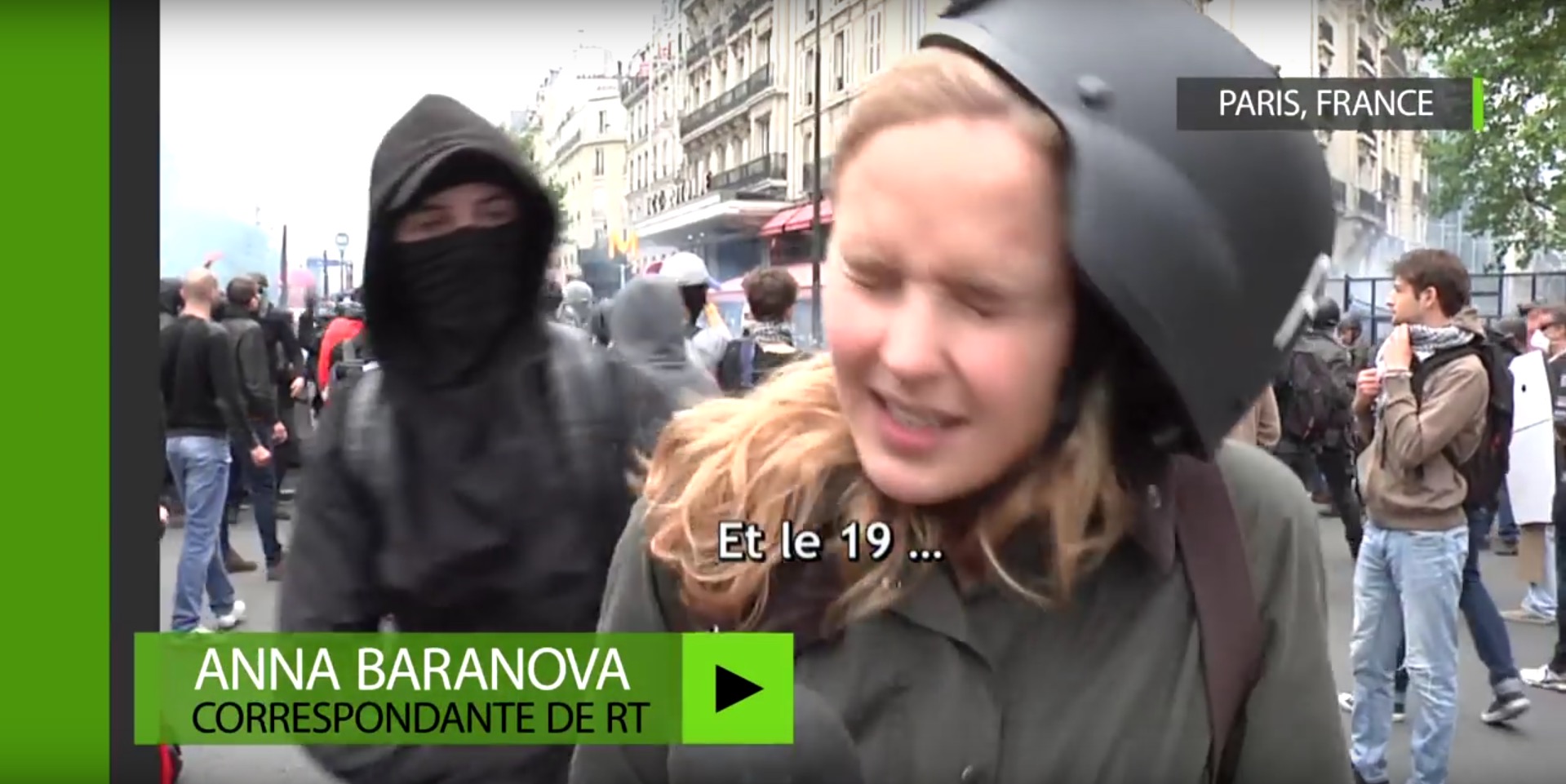 Vidéo : Une journaliste frappée en plein visage par un manifestant