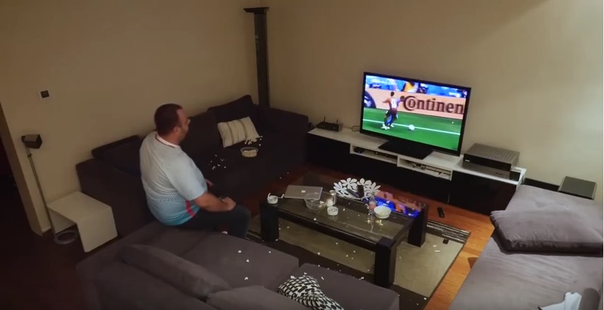Euro 2016 : Piégé par sa femme pendant Turquie-Croatie, un homme détruit sa télé !