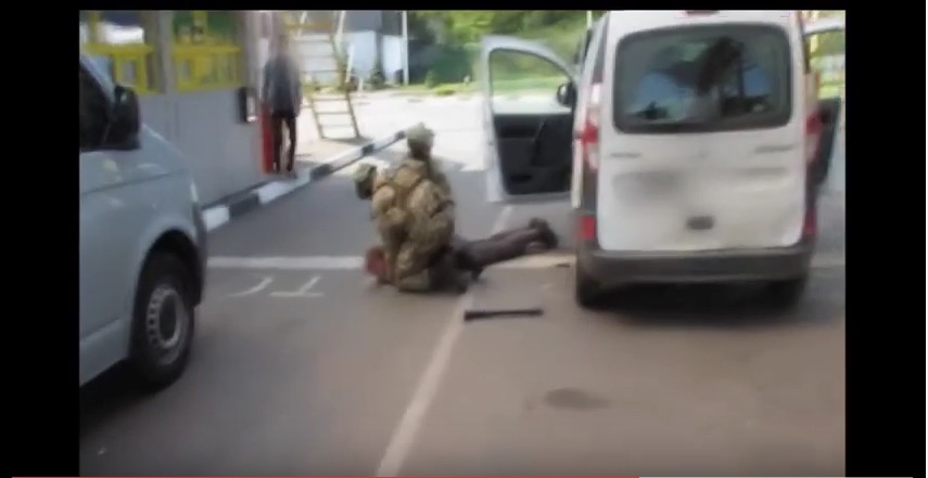 Vidéo : l’arrestation en Ukraine de l’individu qui planifiait des attentats pendant l’Euro