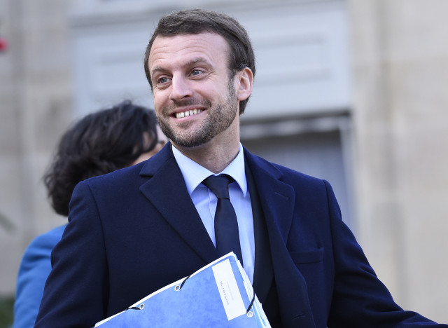 Emmanuel Macron devrait présenter sa démission du gouvernement à 15 heures