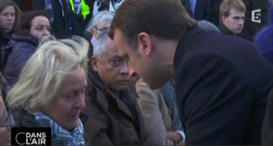 [Zap Actu] Devant le Bataclan, l’émotion d’Emmanuel Macron et son épouse (14/11/2017)