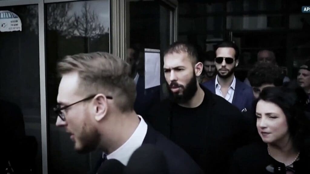 Andrew Tate bouleversé après avoir été accusé de viol et d'agression sexuelle sur 7 femmes 