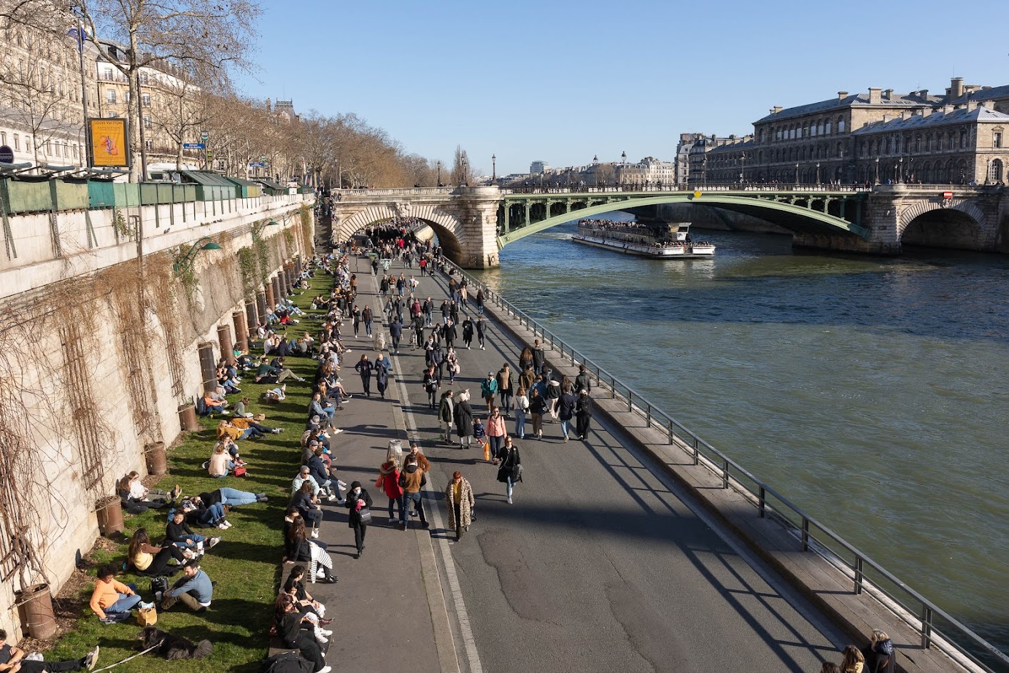 Se baigner dans le Seine, une course contre la montre pour la mairie de Paris